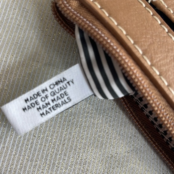 Nine West Patent Faux Leather Wallet Wristlet Minimalist Black Tan Zipper Logo - Picture 8 of 8